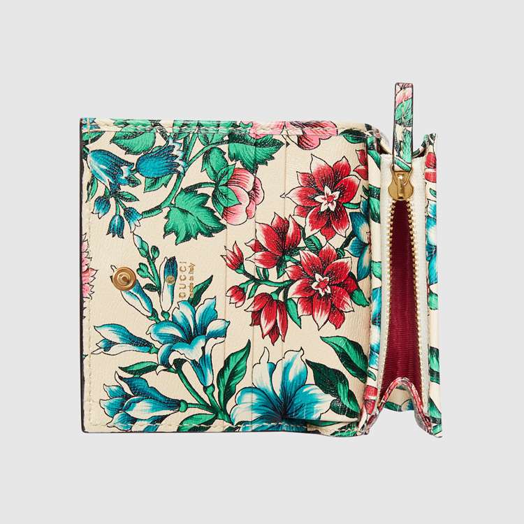 658244.AAB7O.8464.005.080.0000.Light Gucci Diana card case wallet